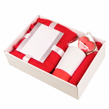 Подарочный набор SWEET HEART: коробка, плед, кружка, печенье с предсказанием.