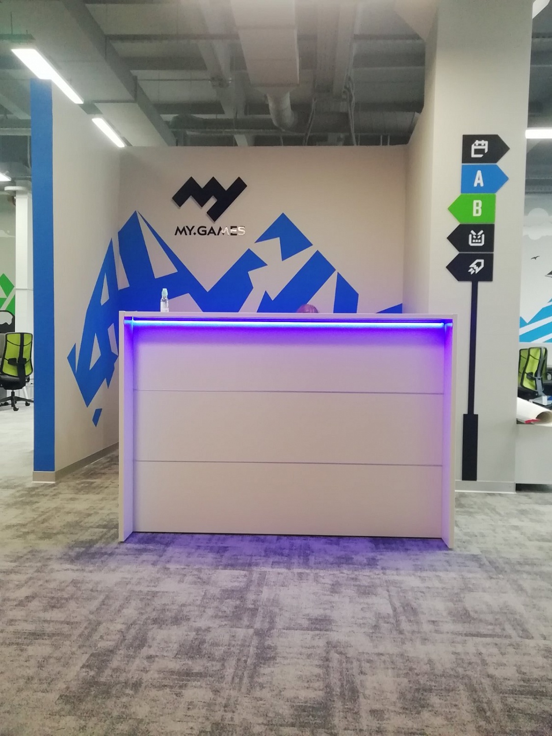 Интерьерные вывески и оформление