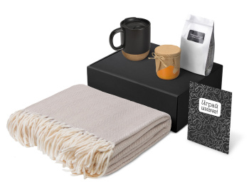 Подарочный набор «Re:y. Nest» с пледом, кружкой и вареньем