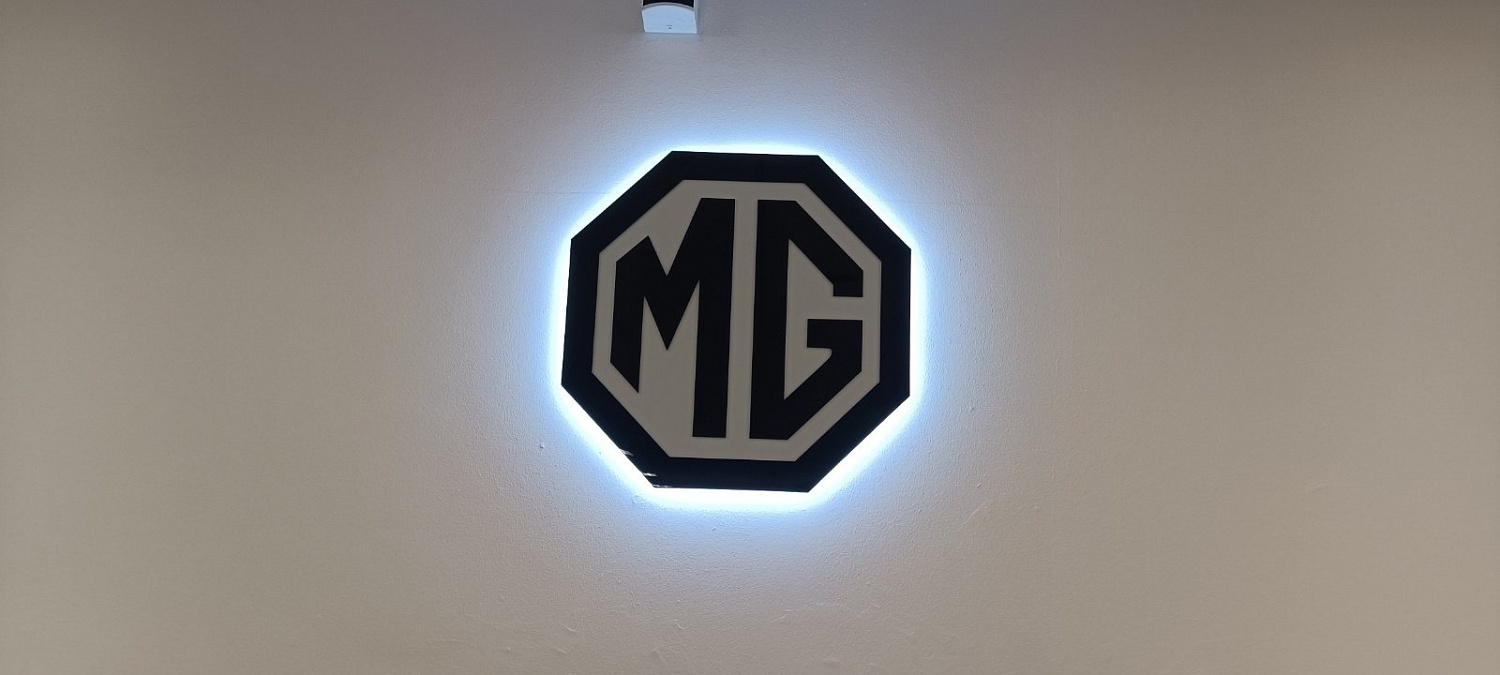 Стенды, таблички, оклейка