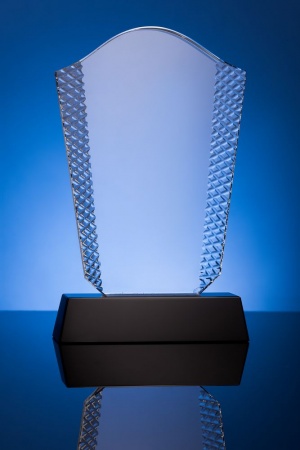 Стела Insignum, уценка