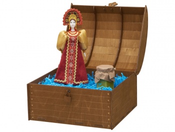 Подарочный набор: кукла фарфоровая, крем-мед, красный