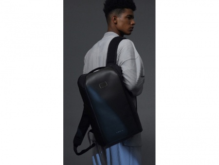 Атикражный рюкзак FlipPack для ноутбука 15.6", черный