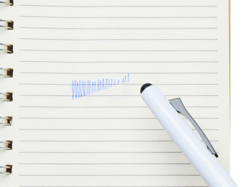 Пластиковая шариковая ручка пиши-стирай "InkShift", белый корпус с черным