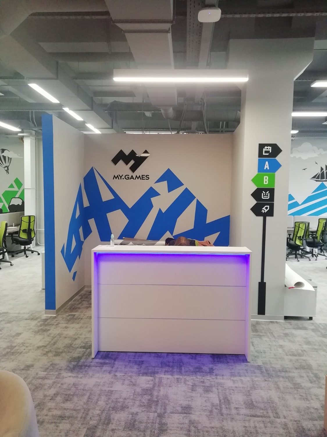 Интерьерные вывески и оформление